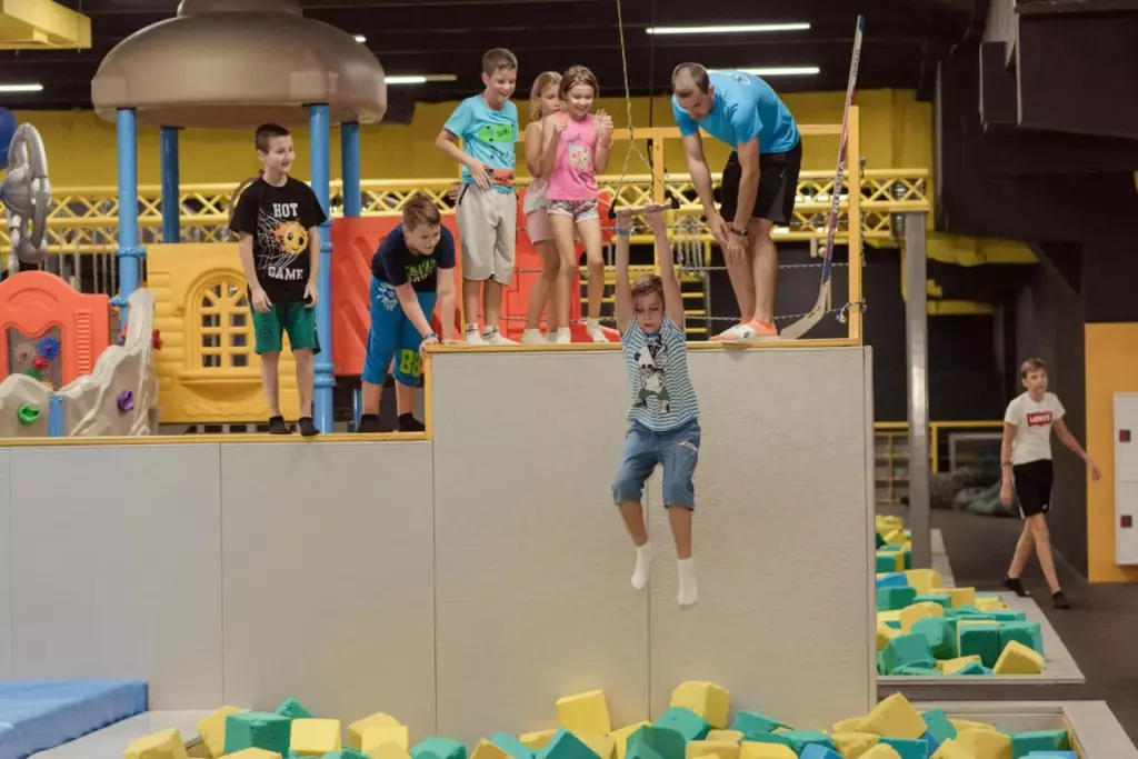 Батутный центр «Fly Zone»