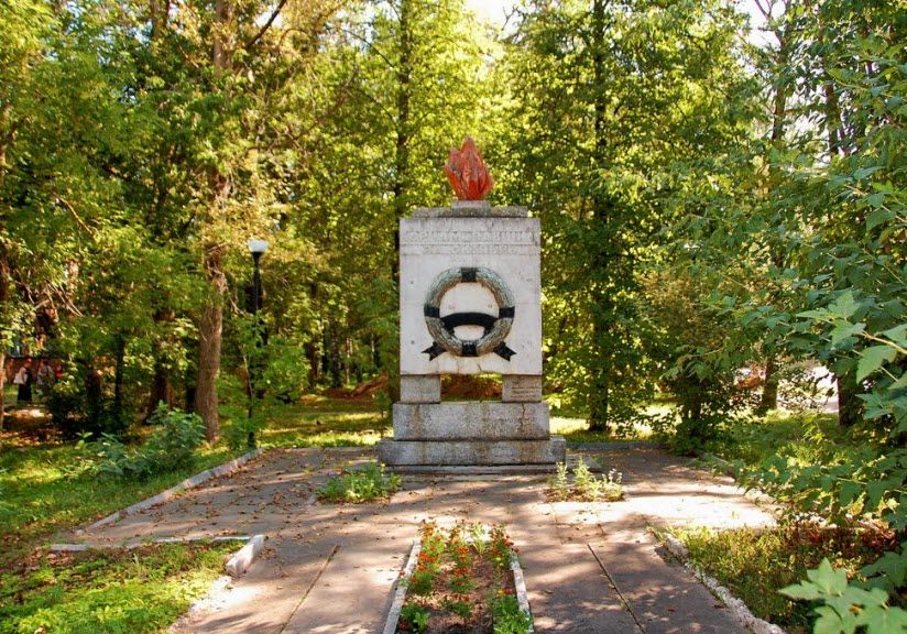 Борцам павшим за Октябрь