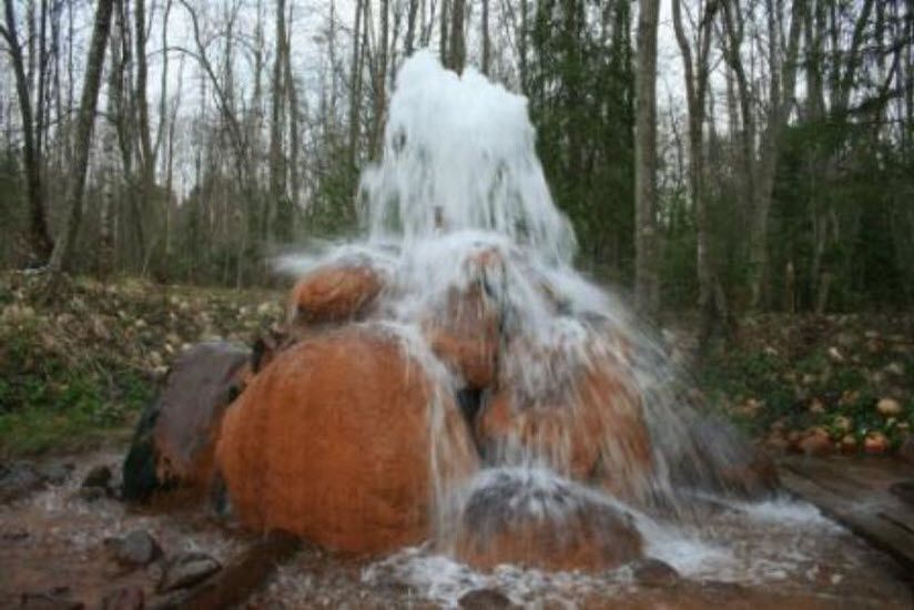 Меглецкий природный фонтан