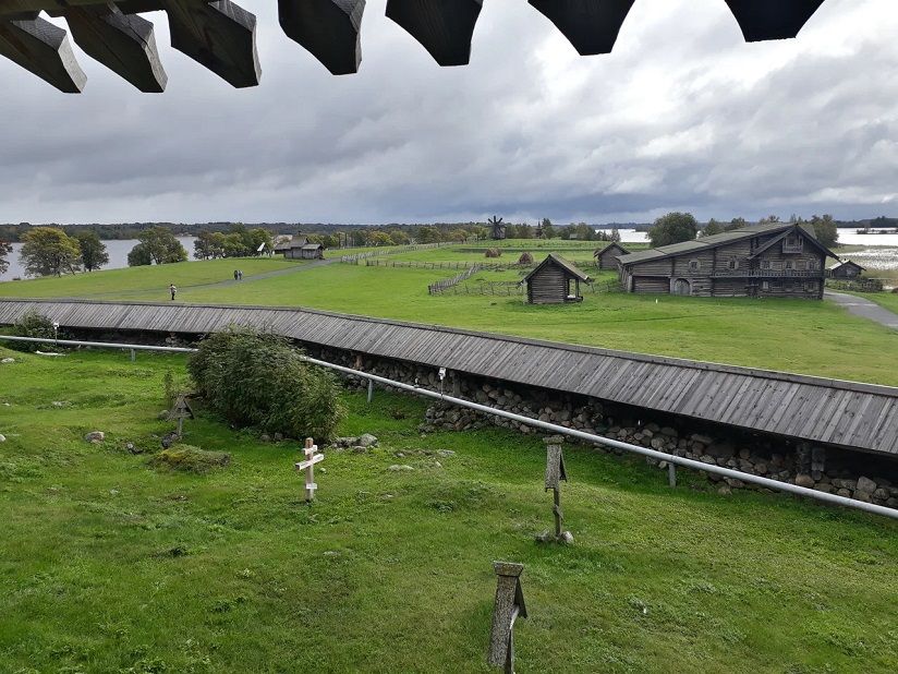 Ограда погоста