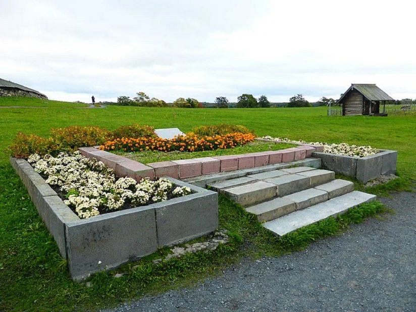 Братское захоронение воинов ВОВ