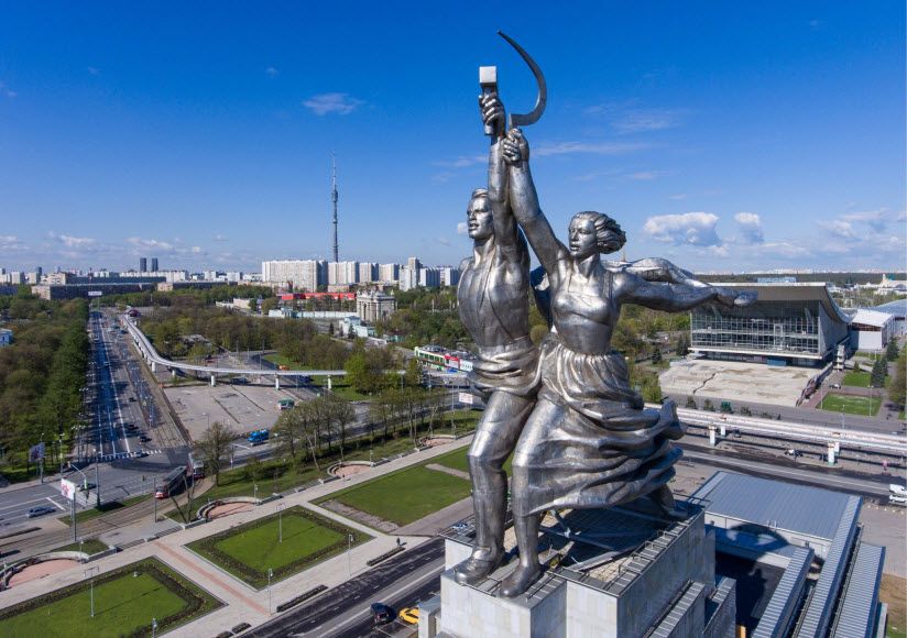 Скульптура «Рабочий и Колхозница»