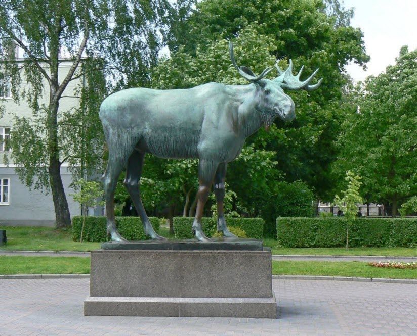 Статуя Лося