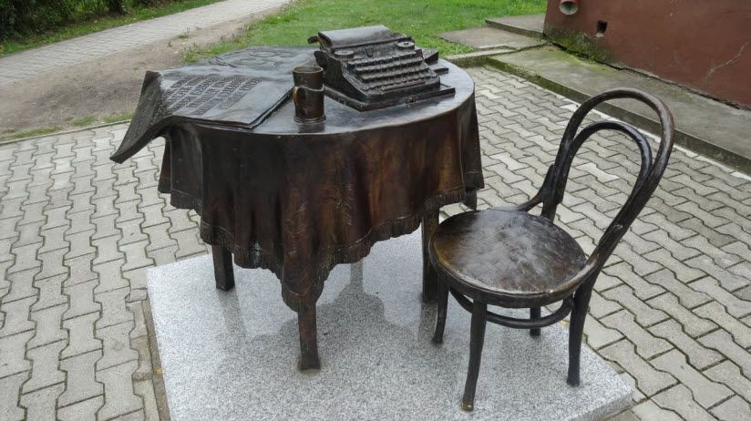 Памятник Районной газете «За доблестный труд»