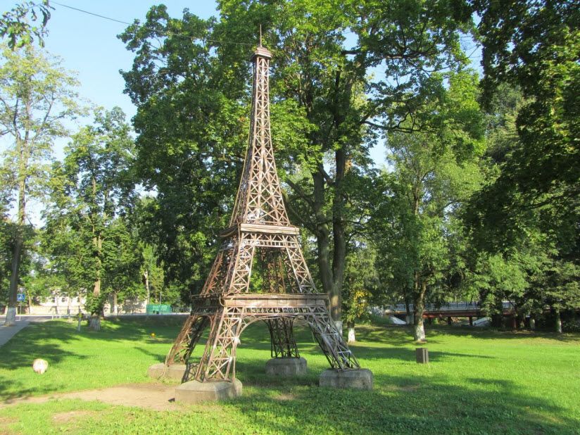 Макет Эйфелевой башни