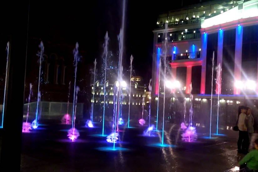 Площадь Ленина и Поющий фонтан