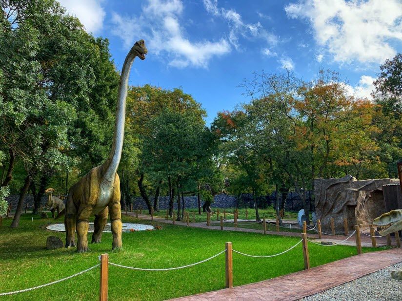 Парк динозавров «Динопарк»