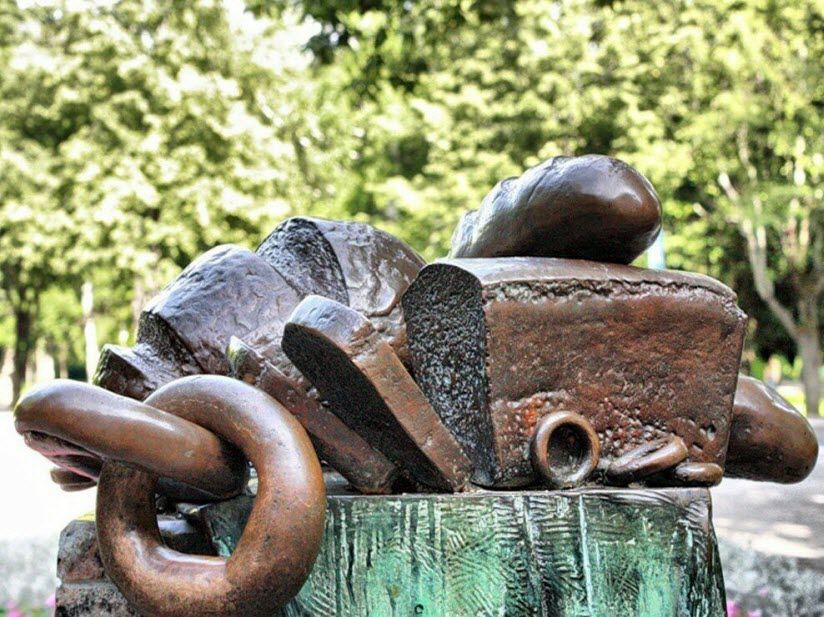 Памятник хлебу