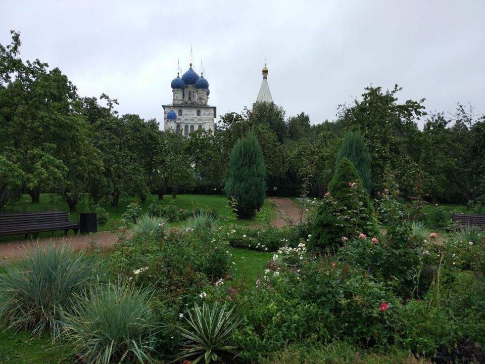 Парк и Казанский храм