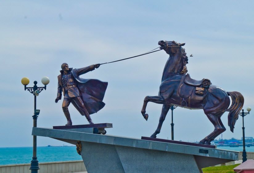 Памятник «Исход»