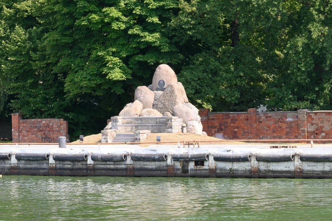 Памятник Готтильфу Хагену