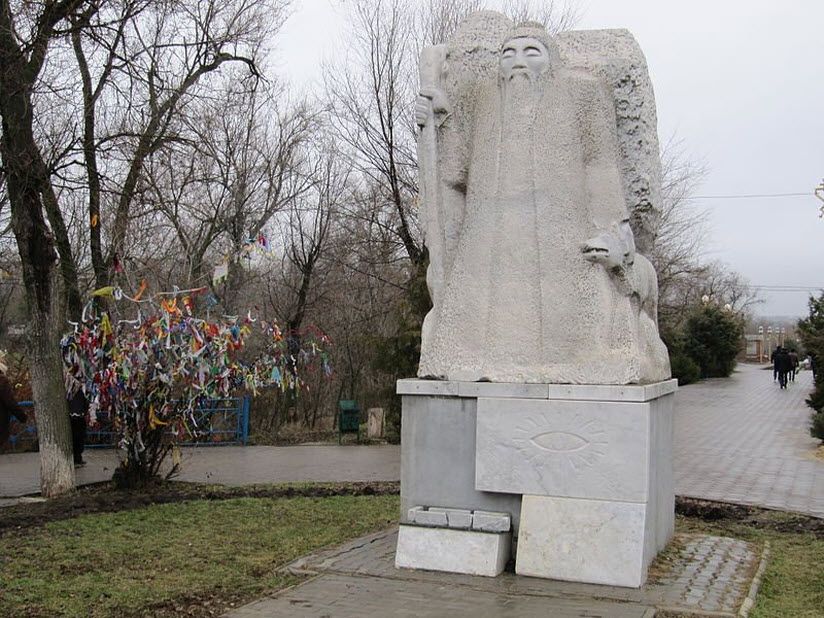 Скульптура «Белый старец»