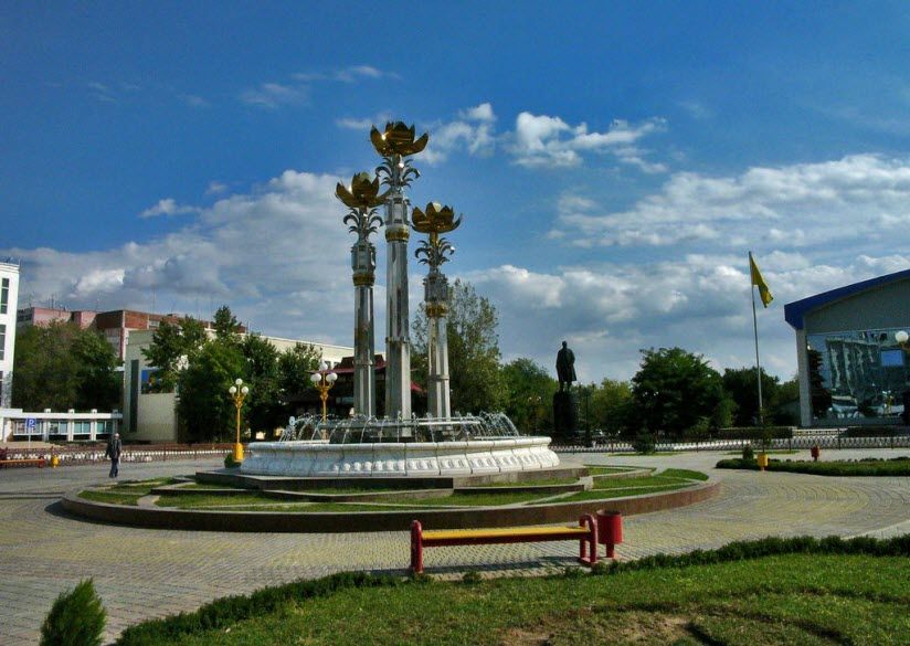 Фонтан «Три лотоса»