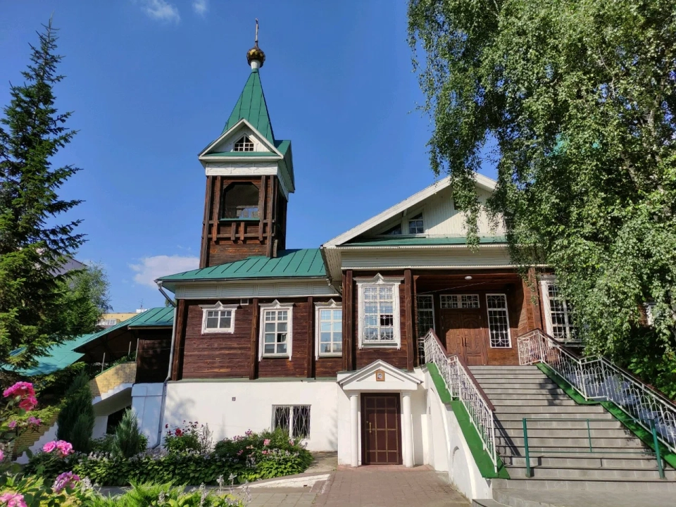 Церковь Троицы Живоначальной в Перловке