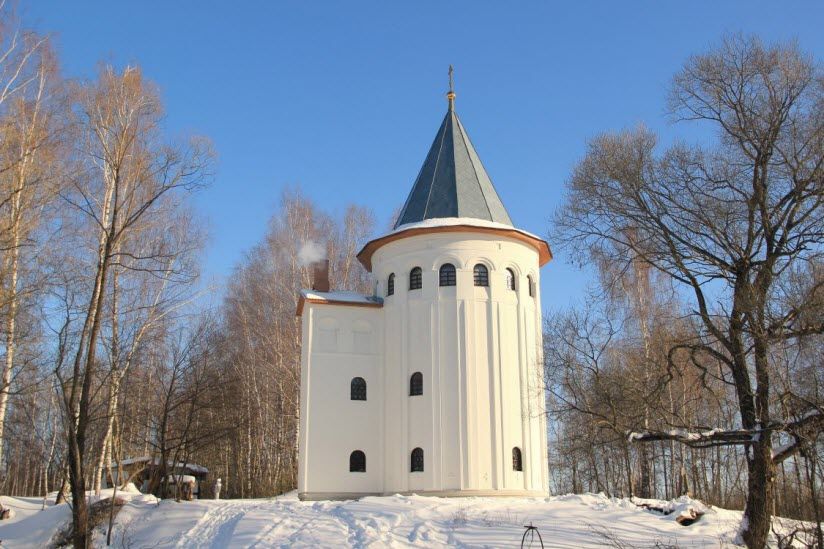 Часовня Макария Калязинского на Монастырском острове