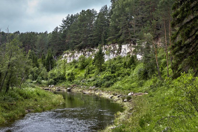 Скалы на р. Дёржа