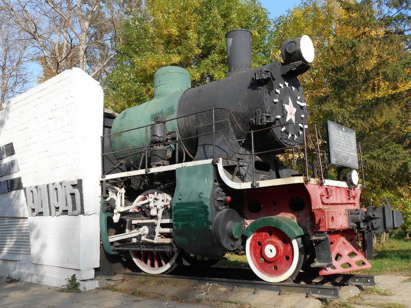 Паровоз Су-208-64 в парке «Здоровье»