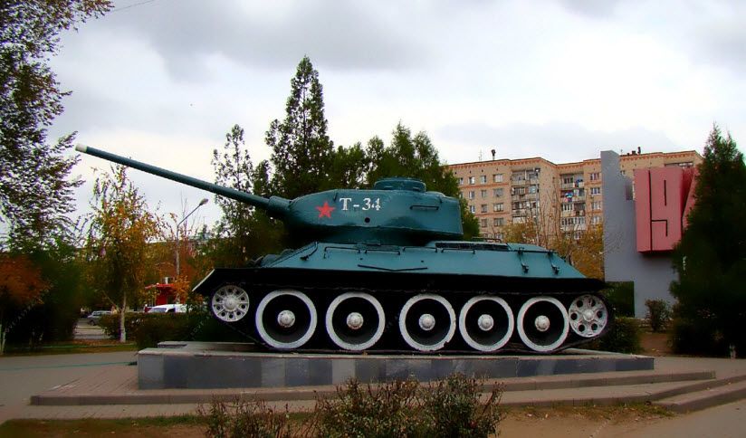 Танк Т-34 в сквере Победы