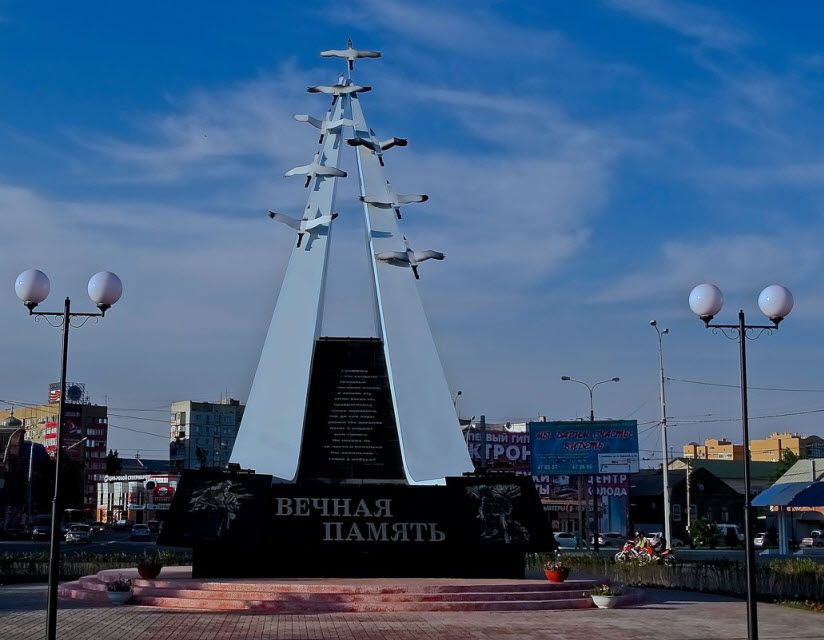 Скульптура Журавли