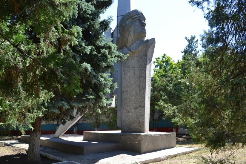 Памятник «Авиаторам»