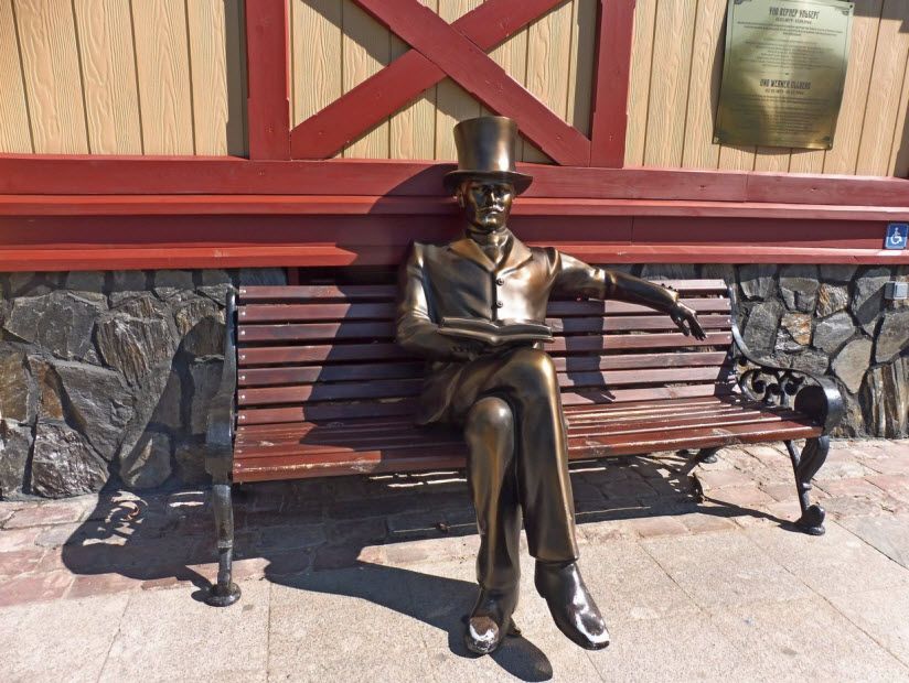 Памятник Уно Ульбергу