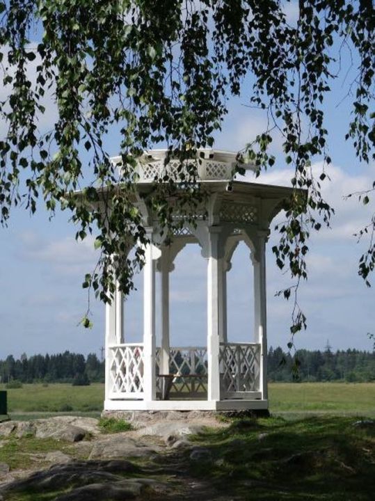 Беседка поцелуев