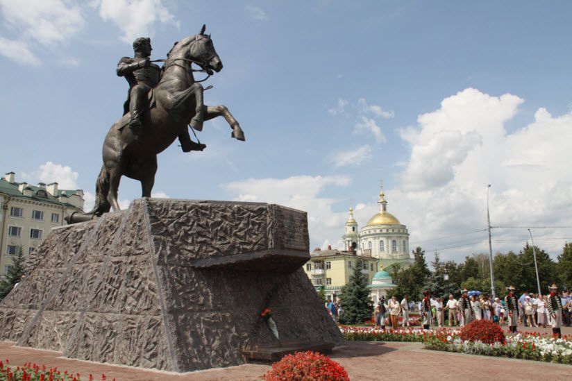 Памятник А.П. Ермолову