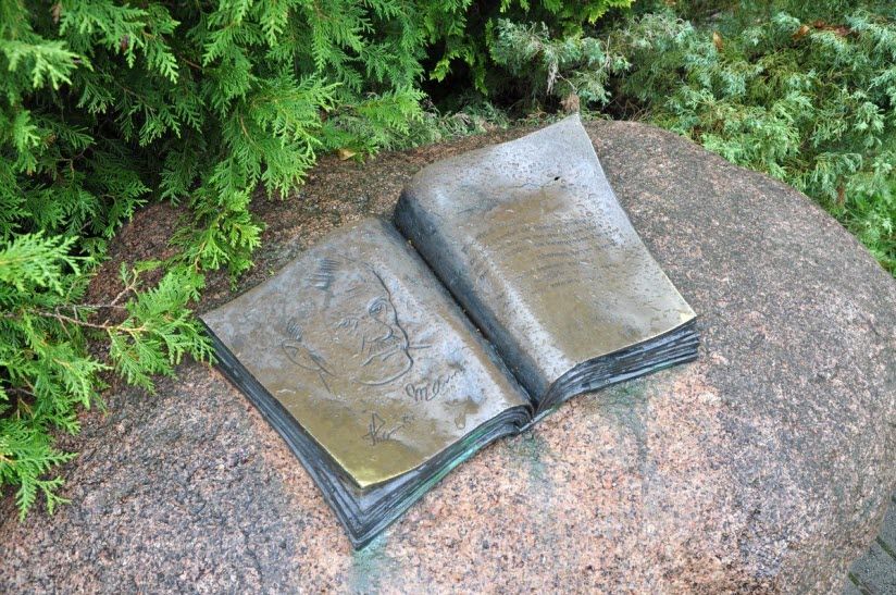 Памятный знак Томасу Манну