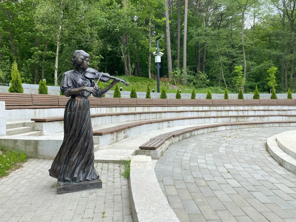 Амфитеатр у оз. Тихое