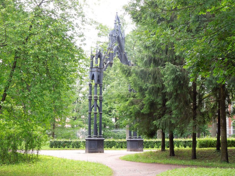 Готические ворота