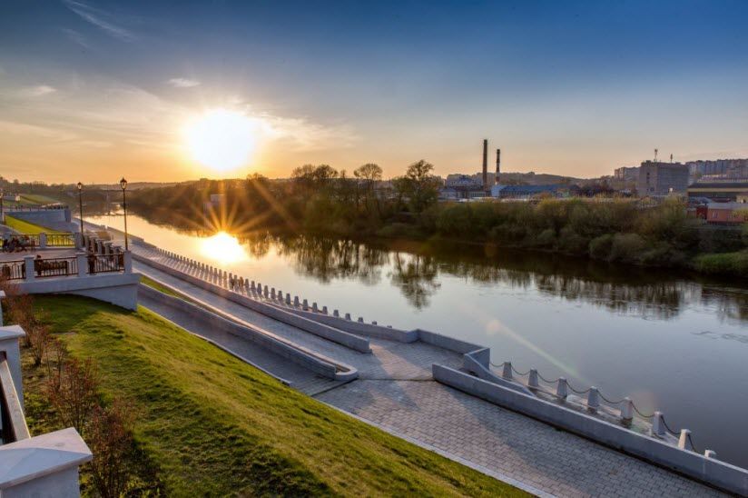 Набережная реки Днепр