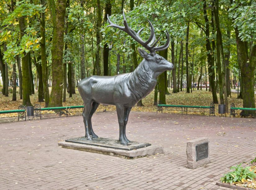 Скульптура «Олень»