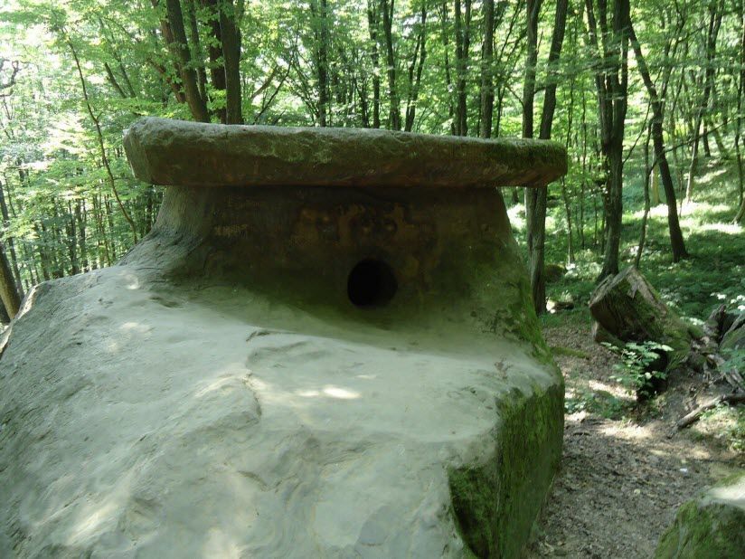 Дольмены в Пригородном