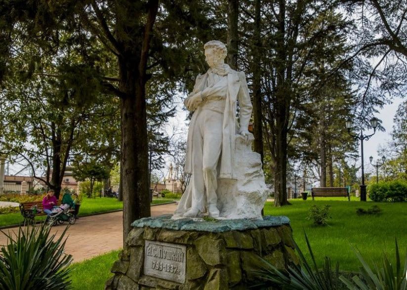 Памятник Пушкину