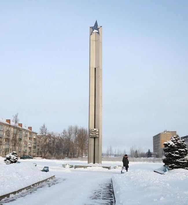 Памятник «40 лет Великой Победе»