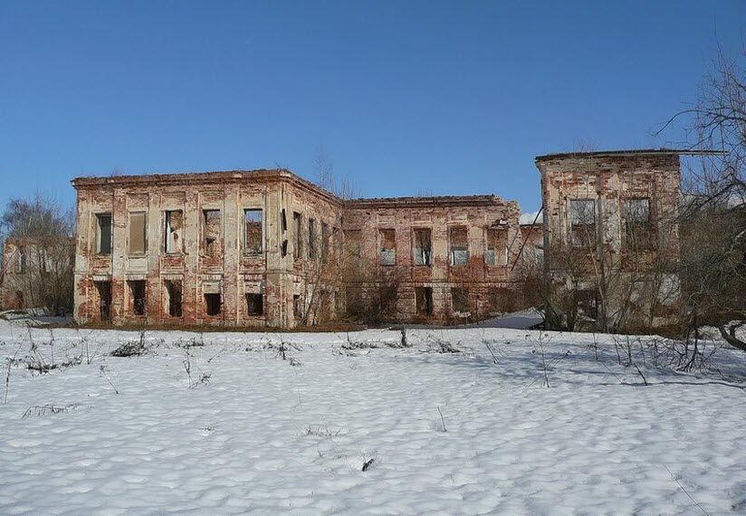 Руины Супоневского дворца