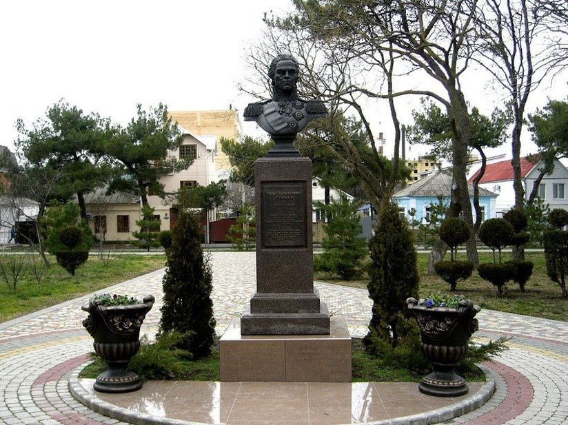 Памятник И.В. Гудовичу