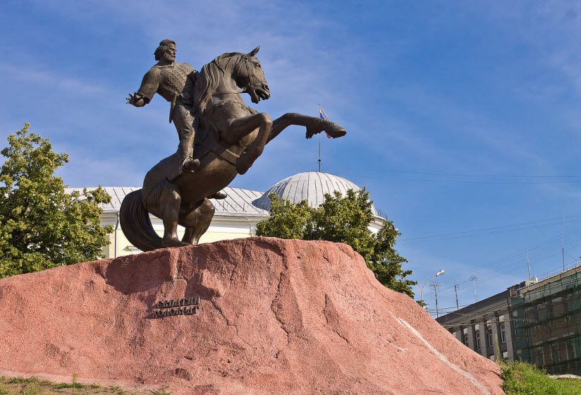 Памятник Евпатию Коловрату