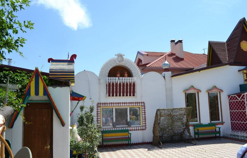 Музей русской сказки в п. Кировец