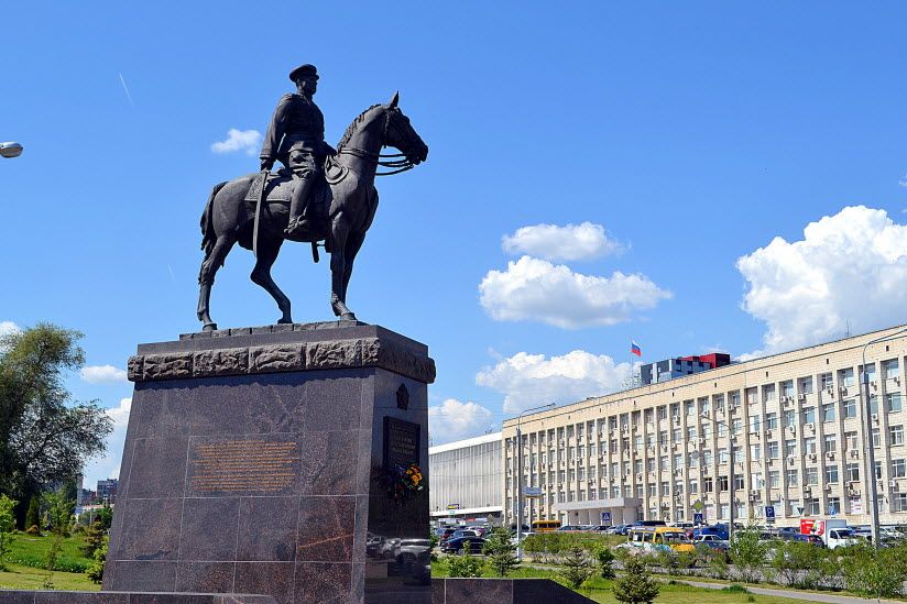 Памятник К.К. Рокоссовскому