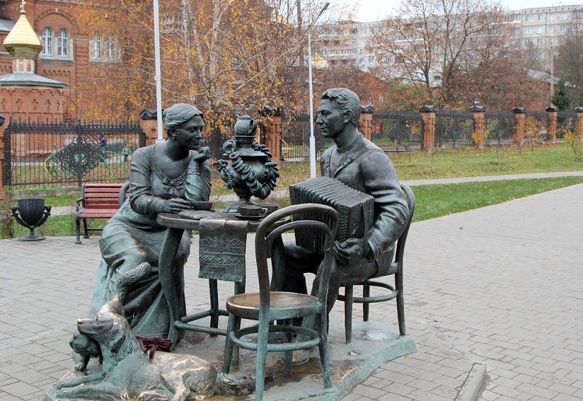 Скульптурная композиция «Тульское чаепитие»