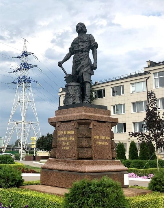 Памятник Петру I