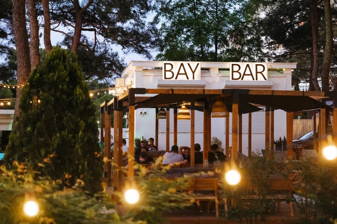 фото заведения вечером