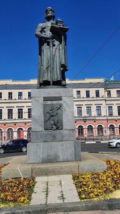 Памятник Ярославу Мудрому