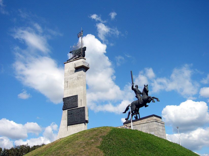 Монумент Победы