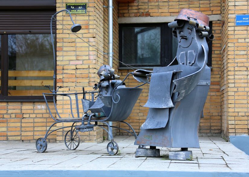 Памятник семейству Мойдодыров