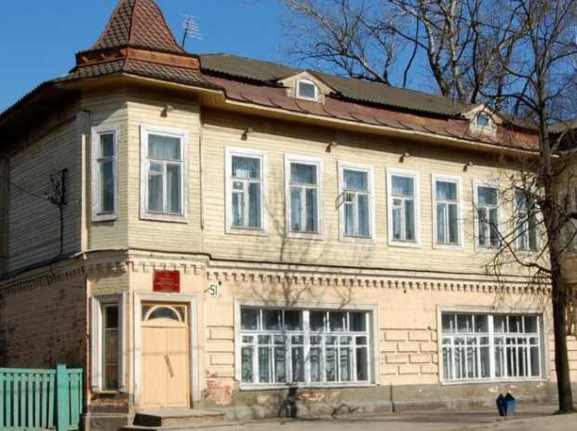 Здание бывшей городской управы