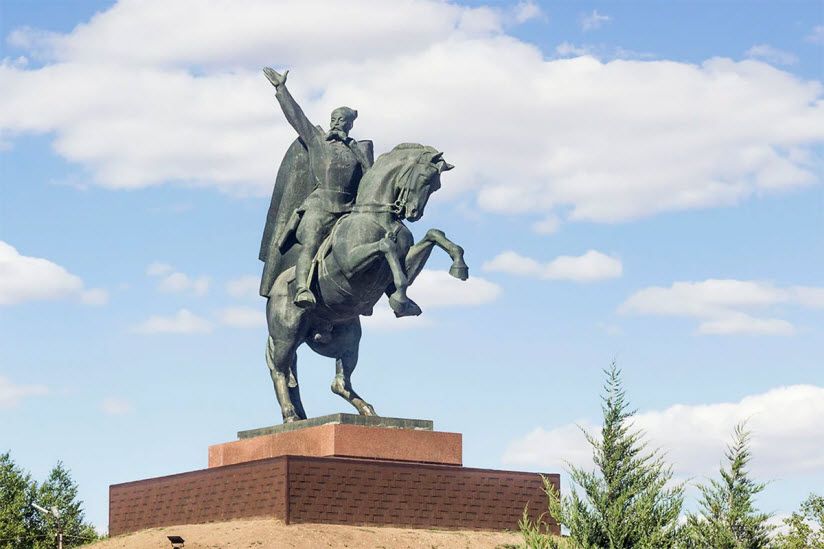 Конный памятник О.И. Городовиков