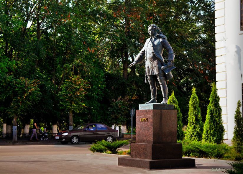 Памятник Петру I
