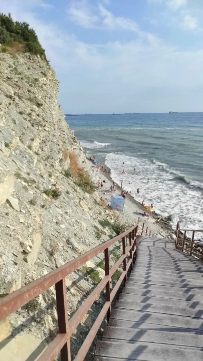 Корабль «Рио» — севший на мель у Кабардинки сухогруз